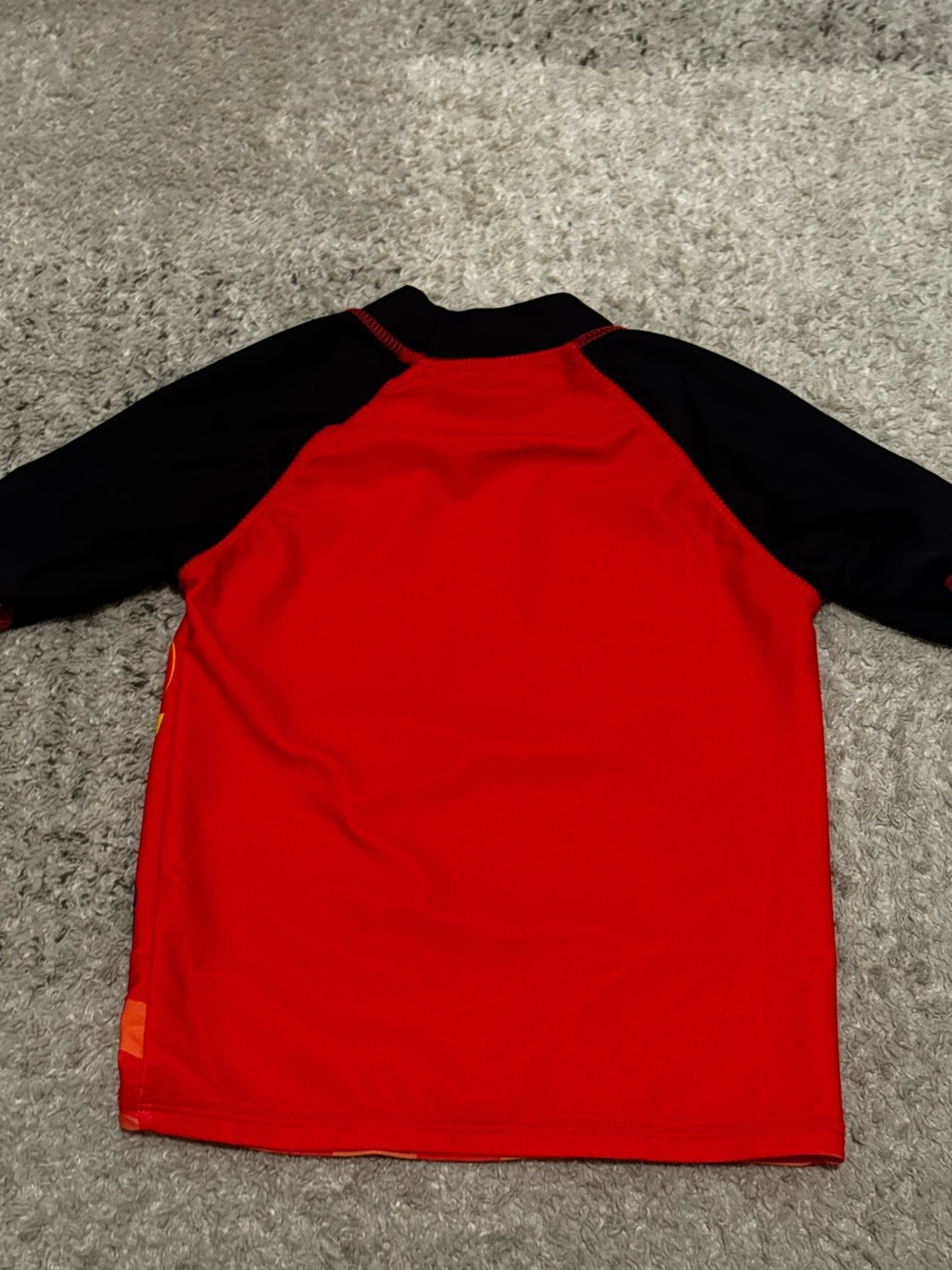 HOT WHEELS RASH GUARD 3-4 YEARS OLD - Picture 2 of 3
